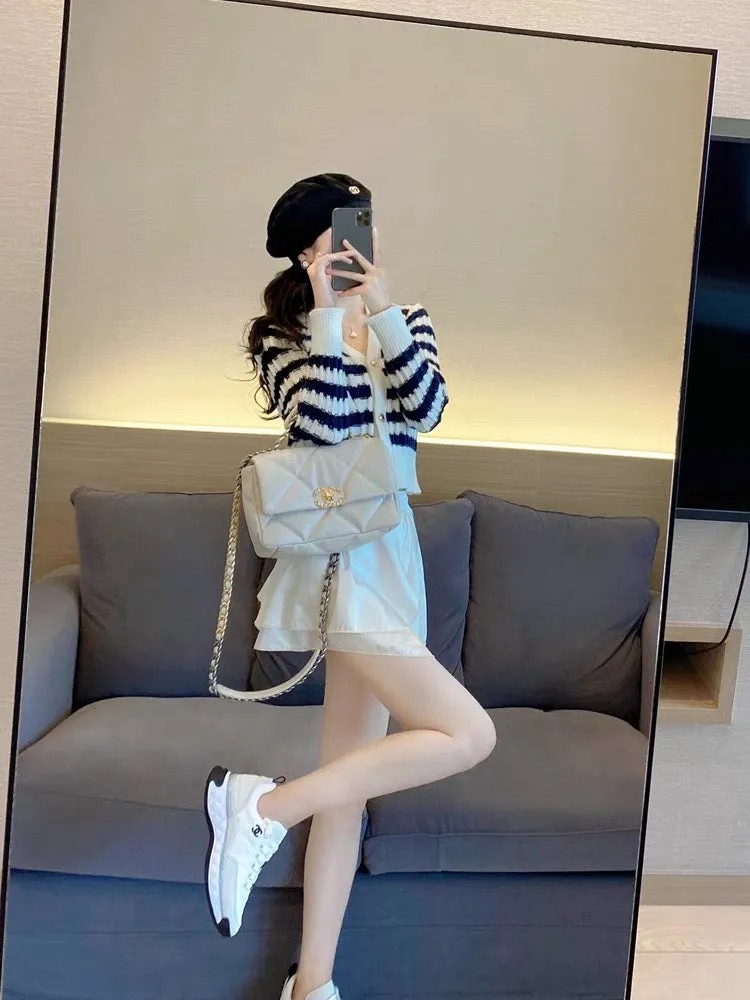 2023 new early autumn tops, ladylike striped small fragrant style knitted v-neck cardigan sweater short coat for women (S4446)