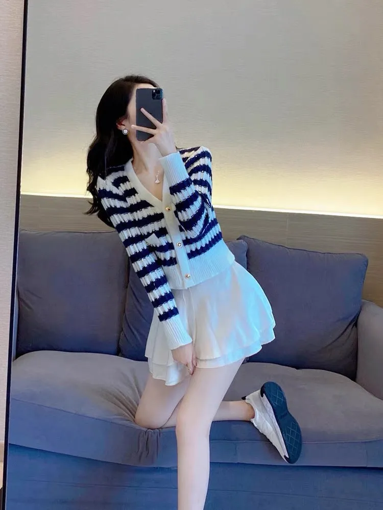 2023 new early autumn tops, ladylike striped small fragrant style knitted v-neck cardigan sweater short coat for women (S4446)