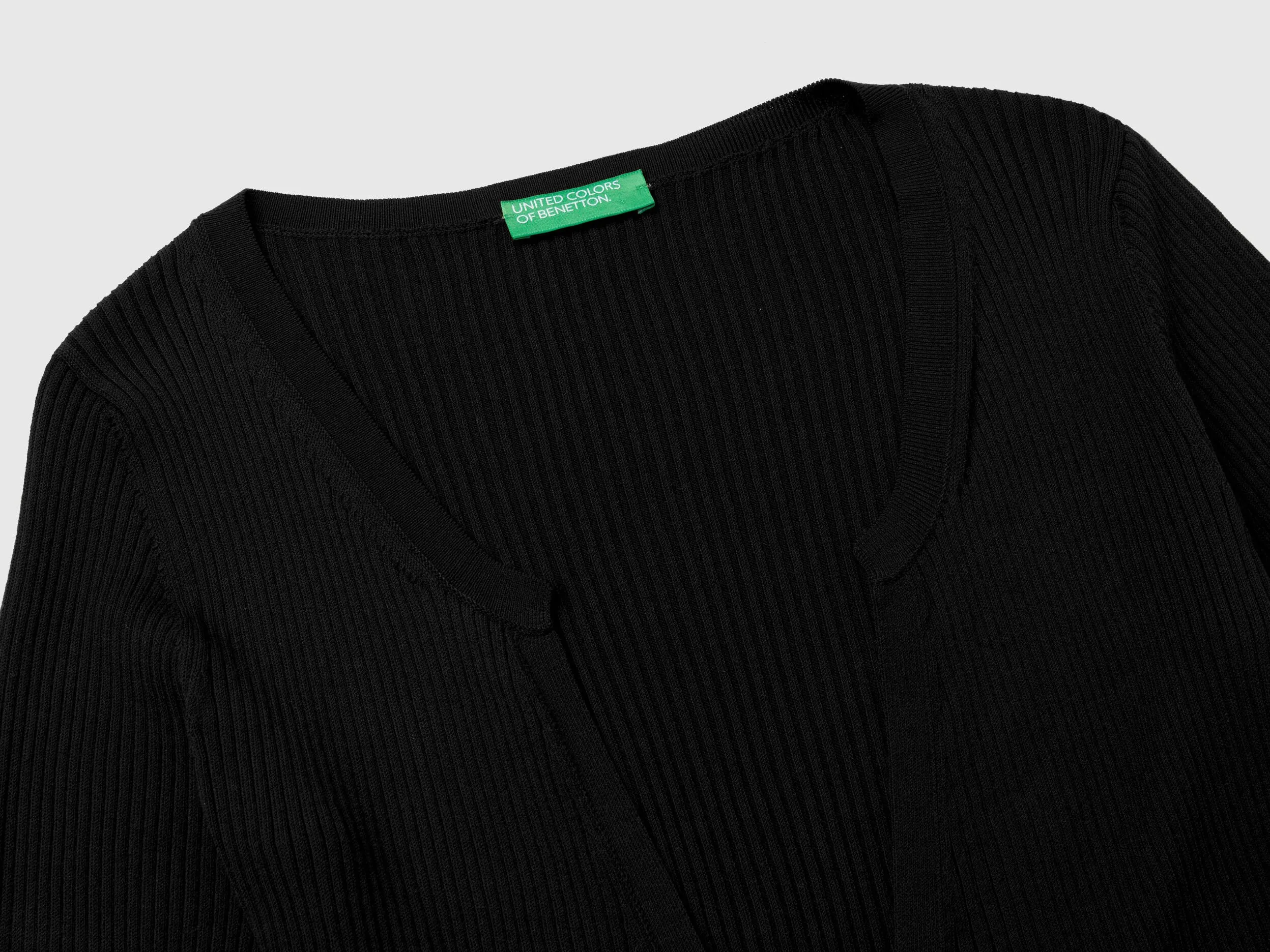 Cropped cardigan with laces - Black | Benetton