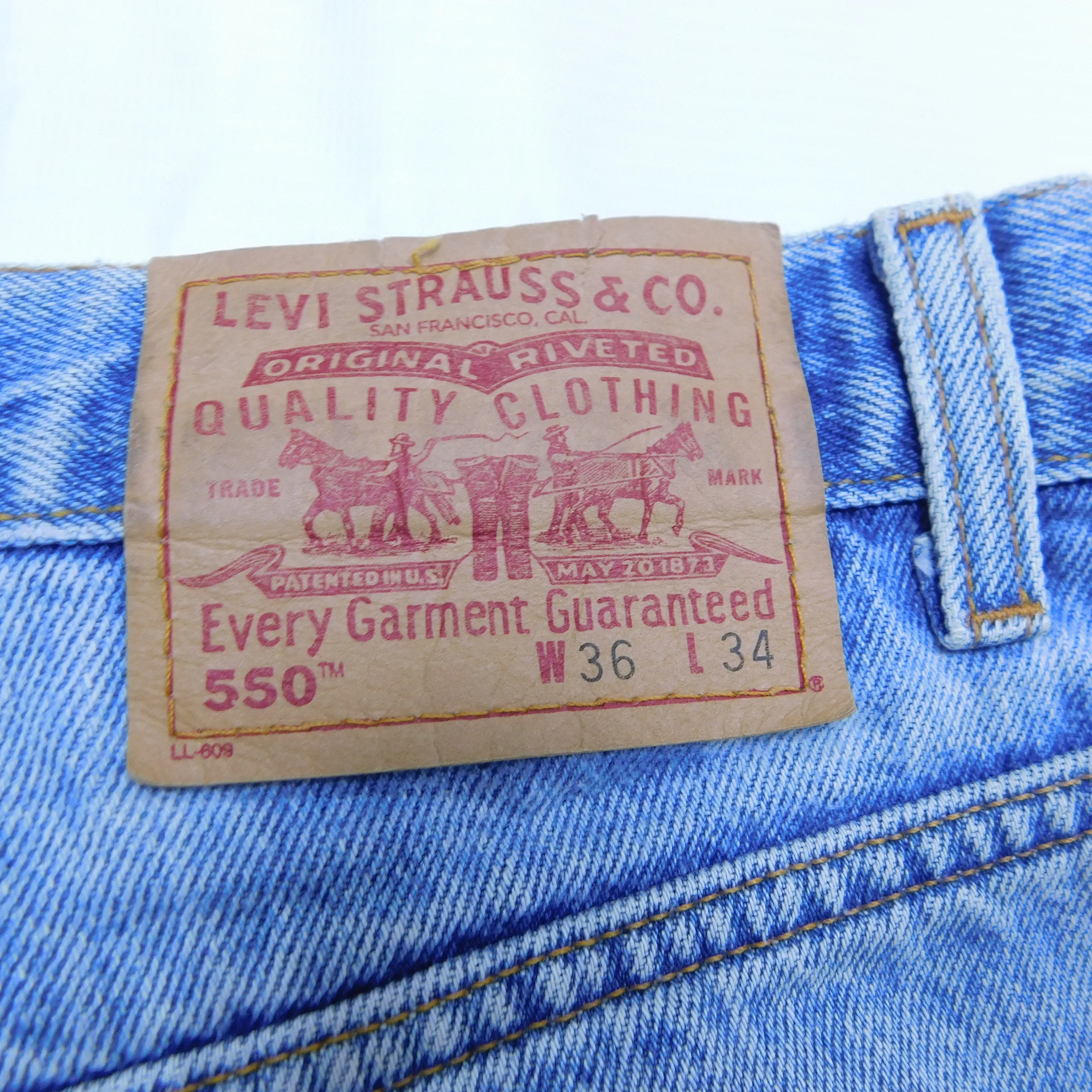 Levi's 550 Blue Jeans