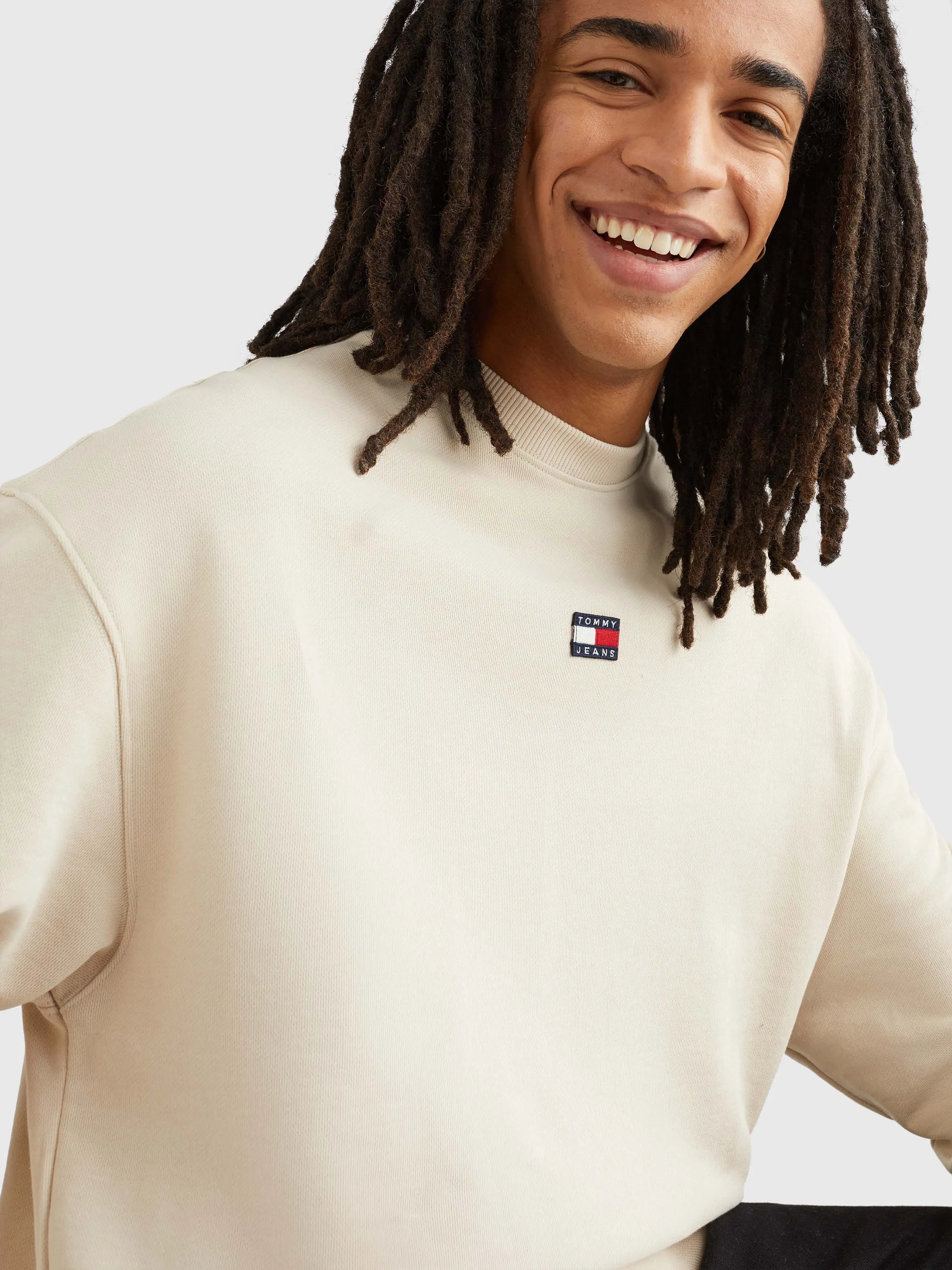 Relaxed Fit Badge Sweatshirt | Sweatshirts & Hoodies | Tommy Jeans