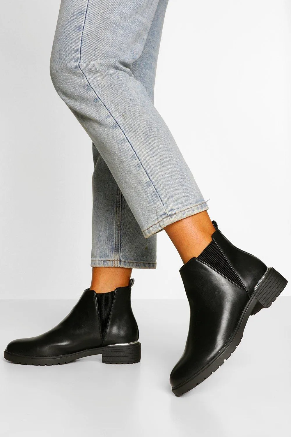 V Detail Chunky Chelsea Boot