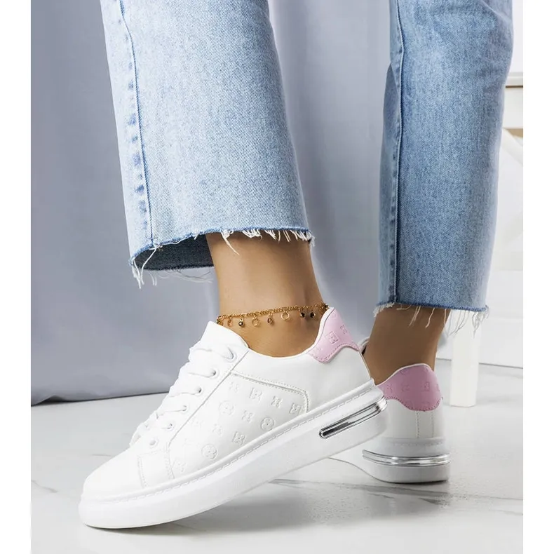 White high-soled sneakers from Tasha